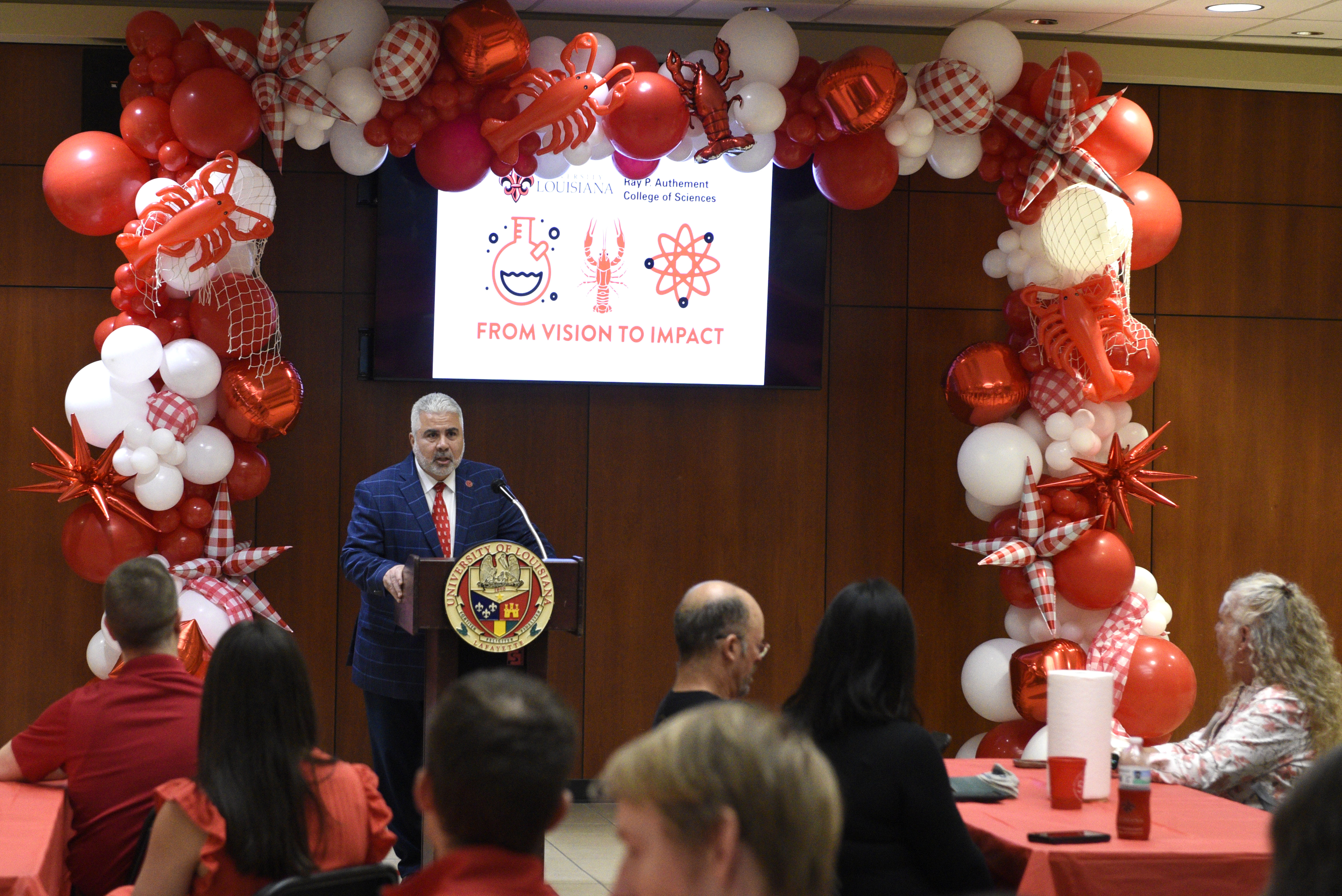 Dean Ackleh welcoming the alumni